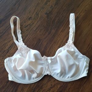 Simone Perele Elegant Baby Pink Chic Sexy Embroidered Trim Unlined Bra Size 34D